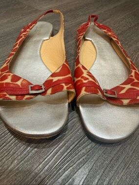 Authentic 💯Kate Spade Women's Red Giraffe-Print Slingback Flats SZ 9